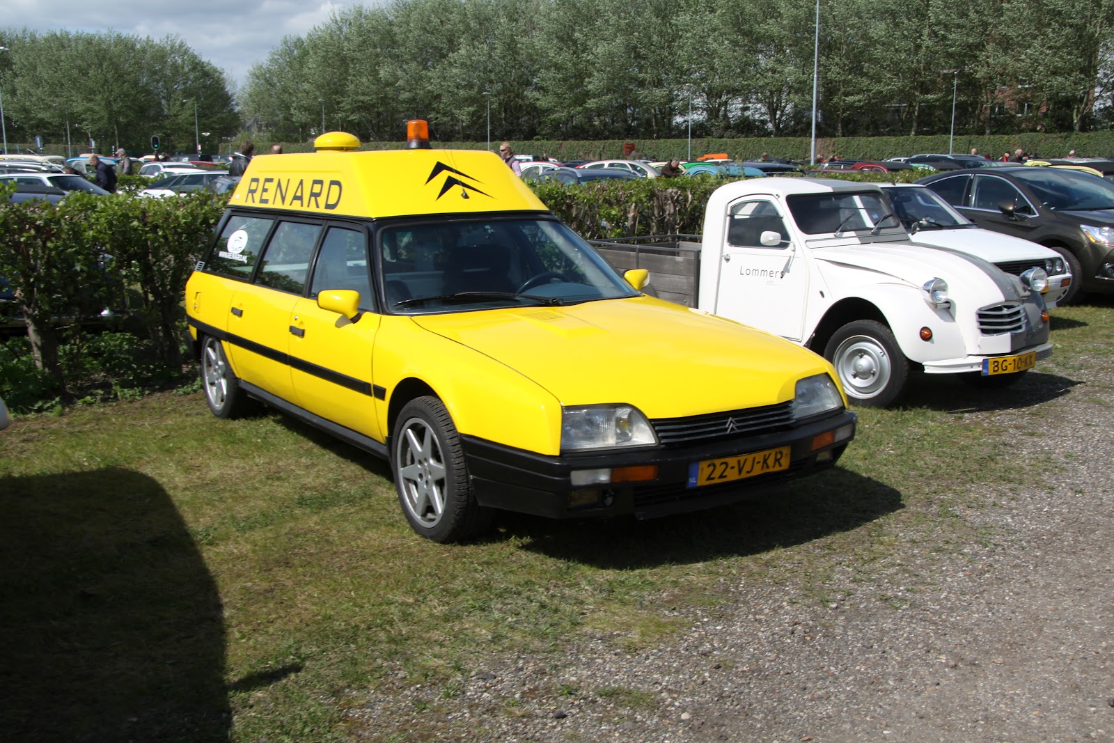 I thought /r/citroen would like a picture of my Citroen in winter ...