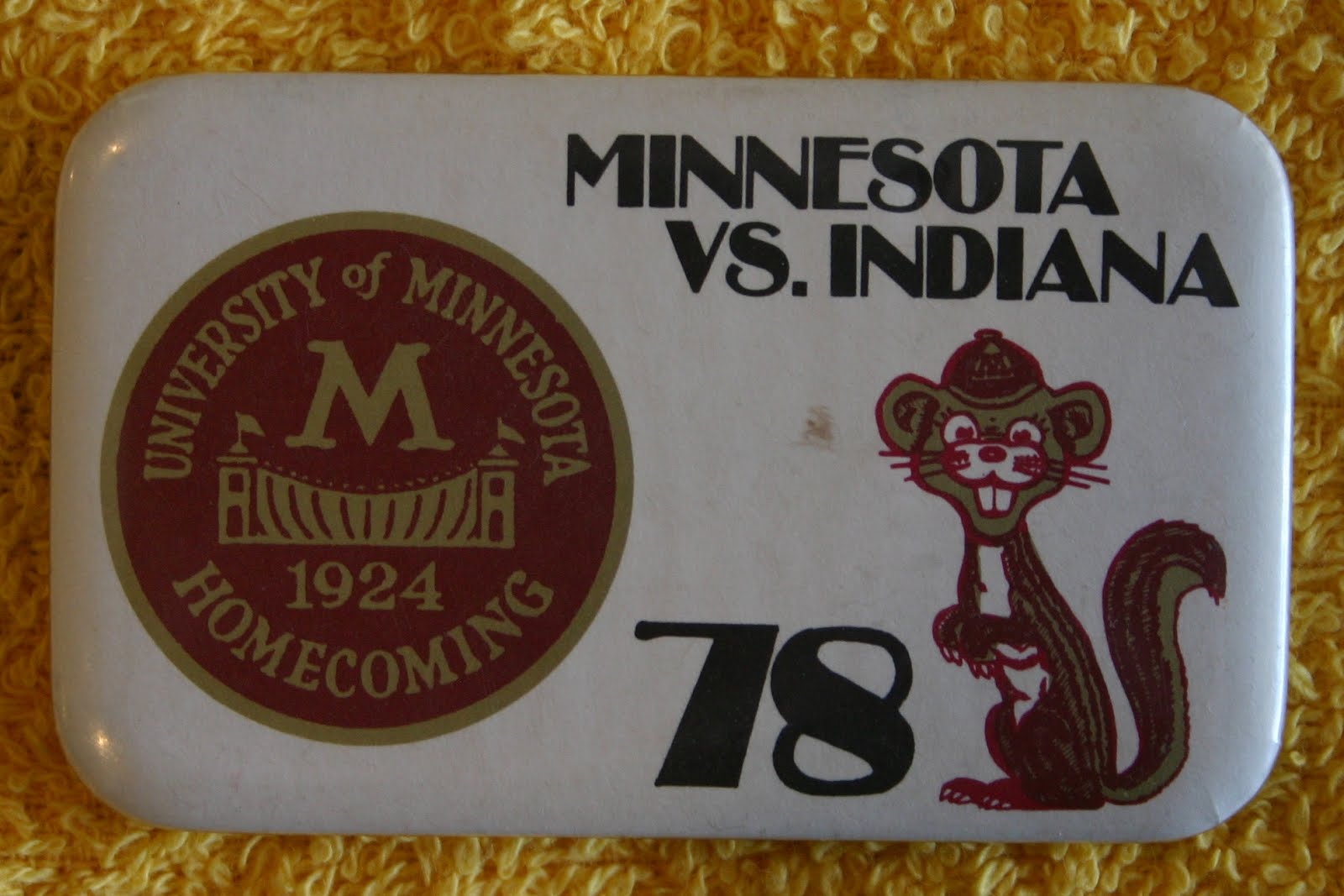 university-of-minnesota-homecoming-buttons-1978