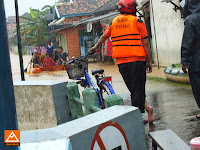Operasi Evakuasi Banjir Pantura 2014 bersama SAR SENA dan Perahu Aluminium Thetrekkers