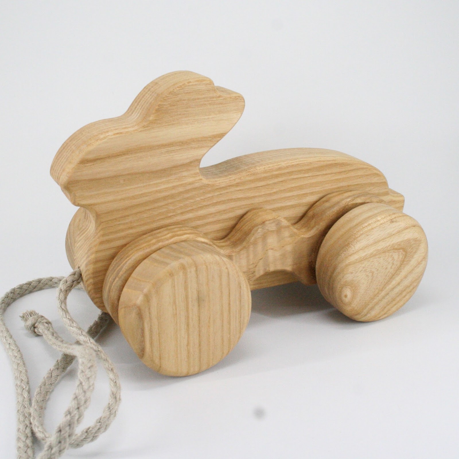 Lotes Wooden Toys Family Pulltoys