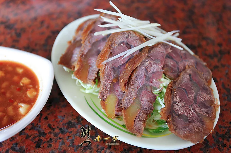花蓮鳳林排隊老店小吃|滿妹豬腳餐廳~原萬里橋豬腳