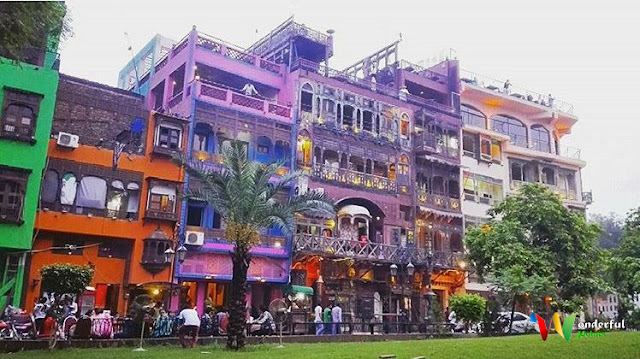New Food street Lahore - 12 Most Vibrant and Colorful Buildings in Pakistan | Wonderful Points