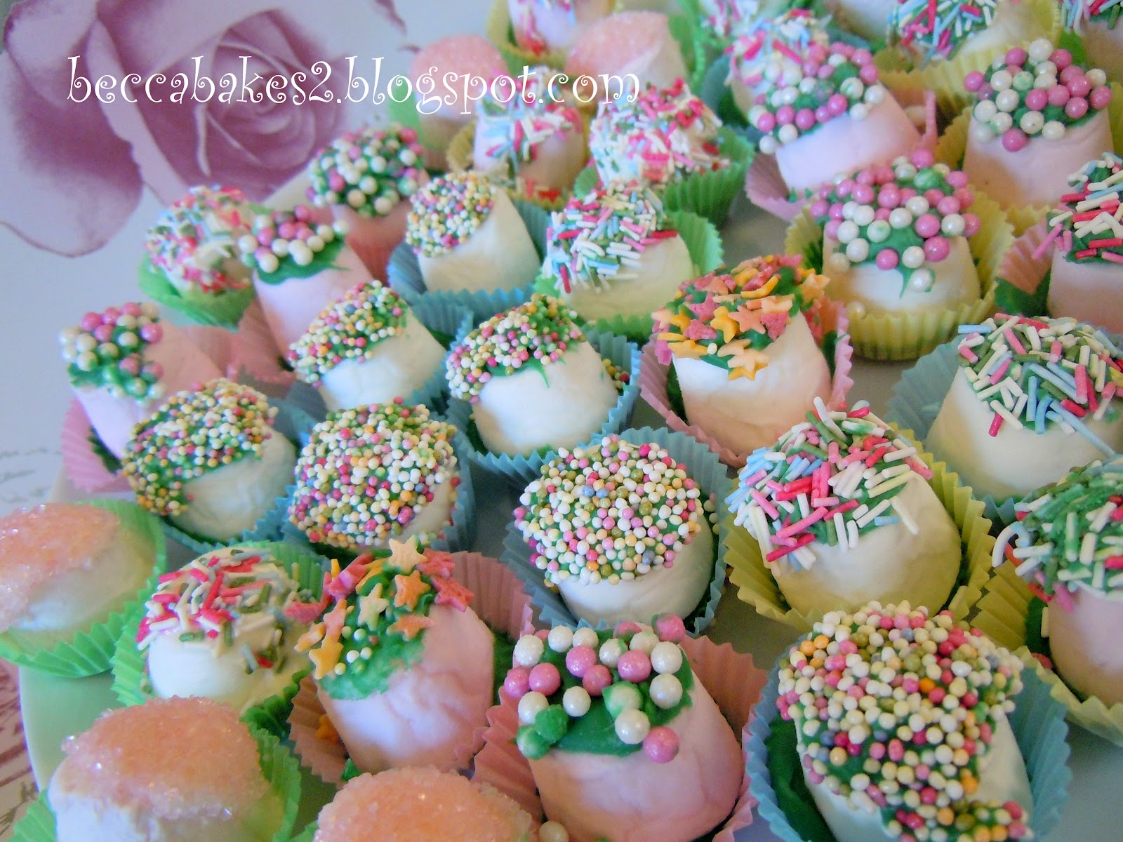 Becca Bakes Marshmallow Top Hats are just the cutest thing.