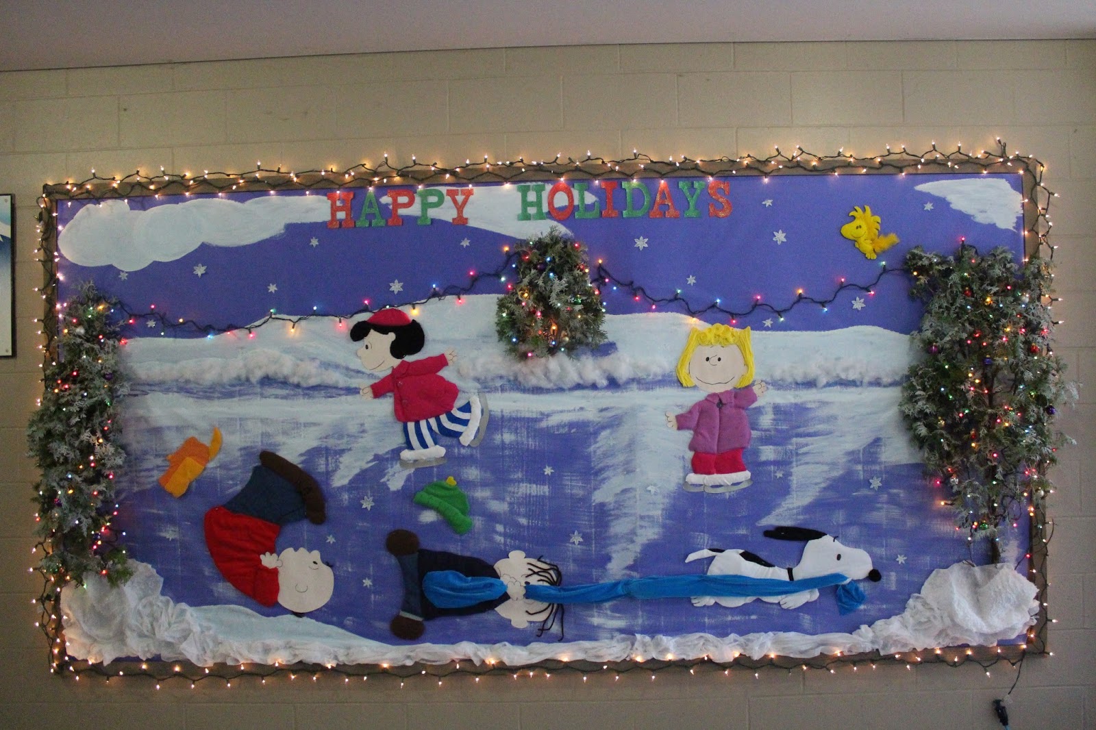 School Bulletin Boards: Winter Bulletin Board Charlie Brown Snoopy ...
