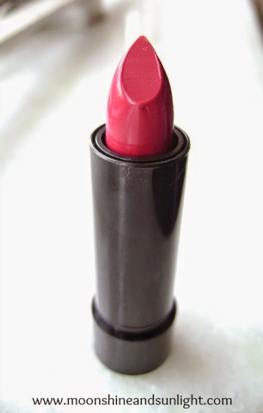 Oriflame pure colour intense in feisty fuchsia review, swatches and prices in India