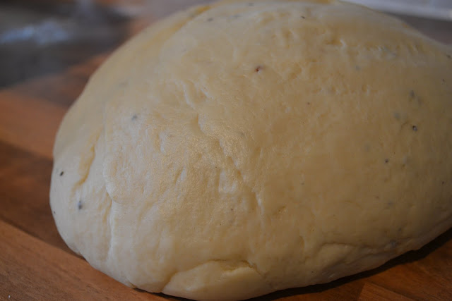 Cinnamon bun dough