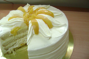 Snowy Peach Custard Cream Cake