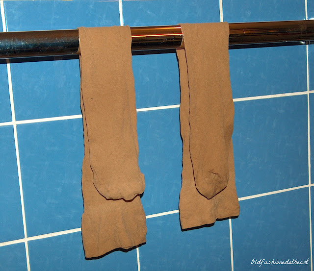 Oldfashioned at Heart How to wash stockings