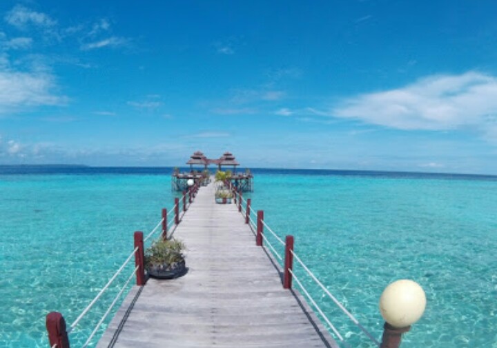 Gambar Pulau Derawan, Daya Tarik + Lokasi Pantai Derawan