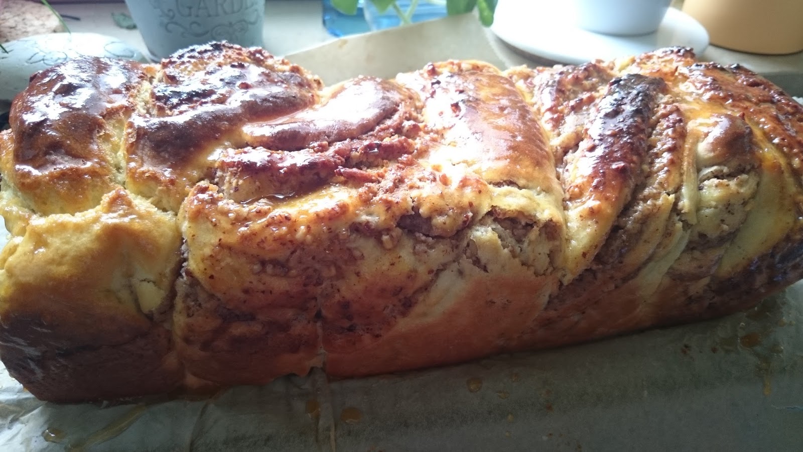 Leckeres aus Gertrauds Küche: Saftiger Nusszopf mit Marzipan