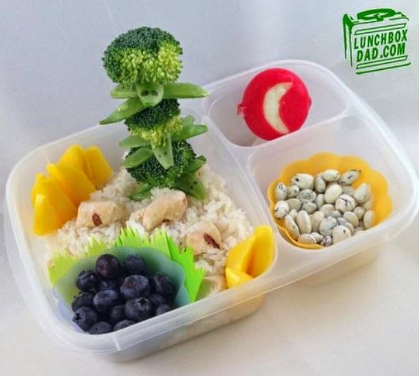 Μπαμπάς φτιάχνει ευφάνταστα σχολικά γεύματα