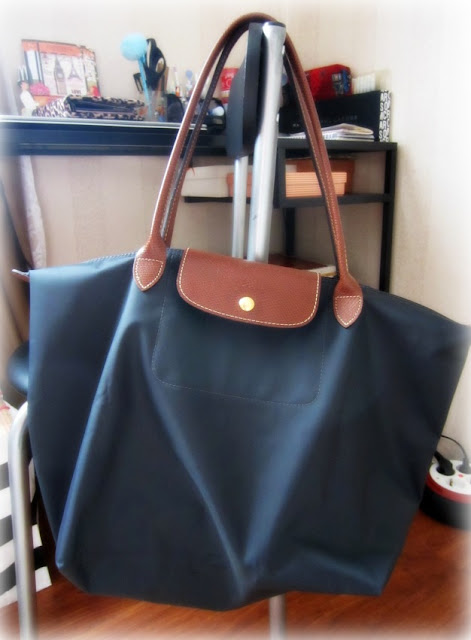 Bag Review : Longchamp Le Pliage Tote (LLH) in Gunmetal | My Shopping Diary
