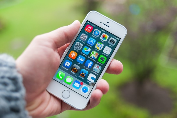 [Image: iphone-5s-van-ban-chay-du-iphone-77-plus-ra-mat.jpg]