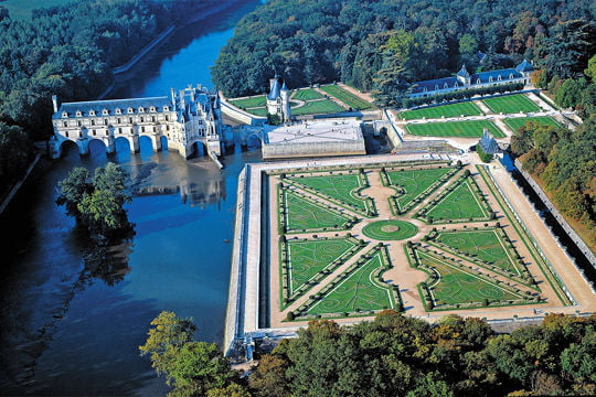 https://www.linternaute.com/sortir/patrimoine/1123692-les-plus-fastueux-des-chateaux-de-la-loire/