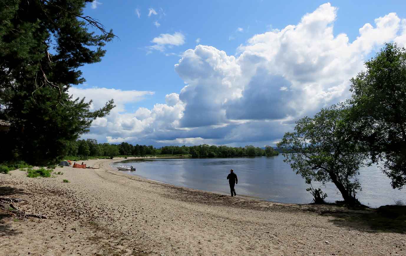Alex and Bob`s Blue Sky Scotland Loch Lomond Island Adventure.