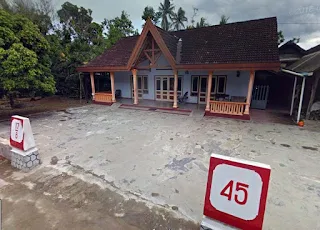 Rumah Mbah Sital Sesepuh Desa Hadiwarno