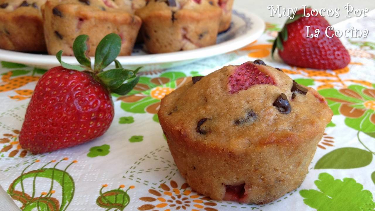 Muffins de Fresas y Pepitas de Chocolate con Compota de Manzana (Bajos en grasa)
