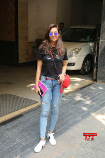 Esha Gupta looks cute beautiful in Tight Black T Shirt and Denim Jeans