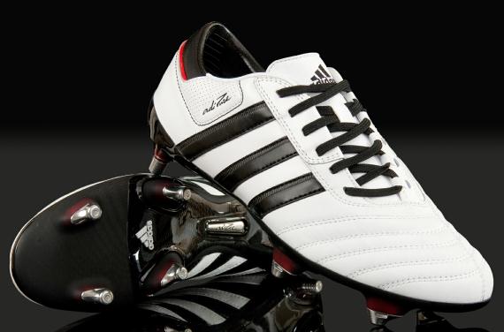 sepatu bola dan futsal: sepatu bola adidas original murah