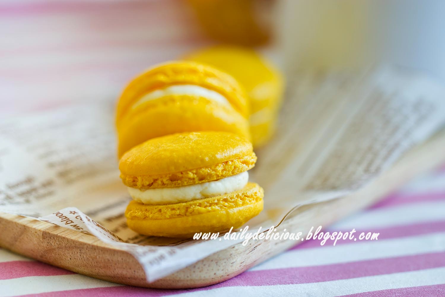 dailydelicious Lemon Macaron with Lemon Buttercream