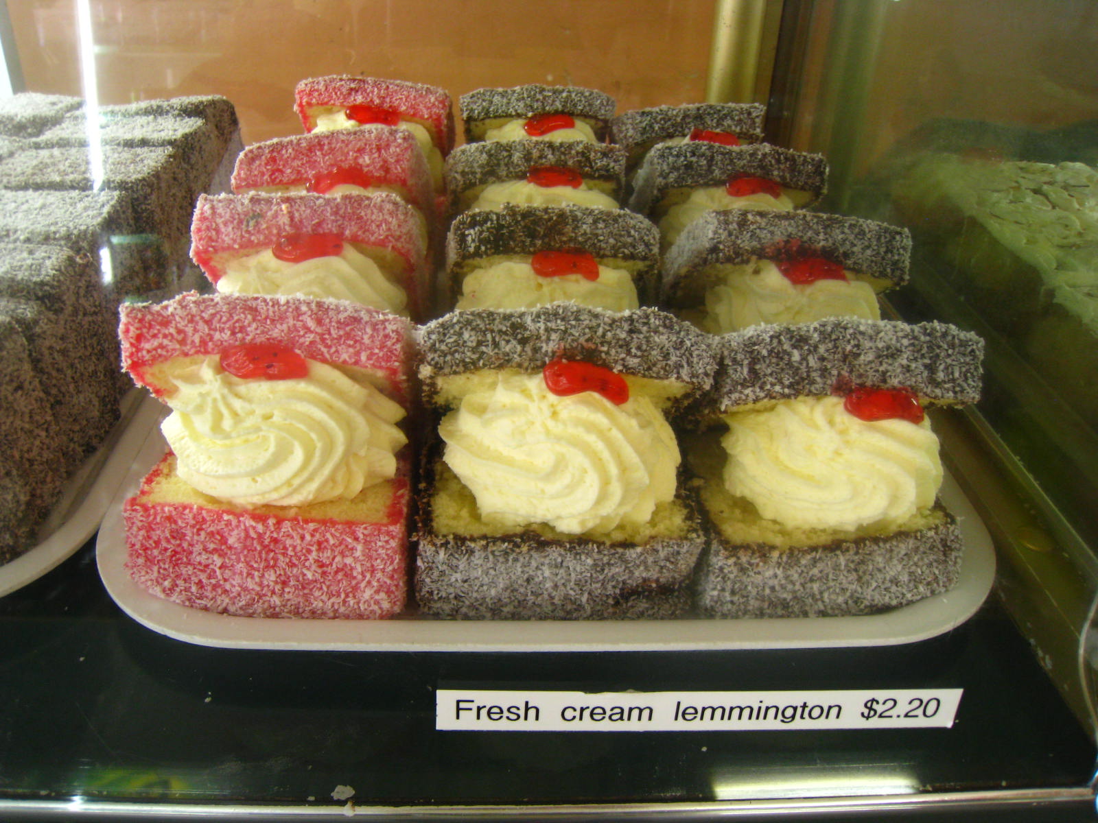 Around the world in 80 Cakes NEW ZEALAND Cakes and slices