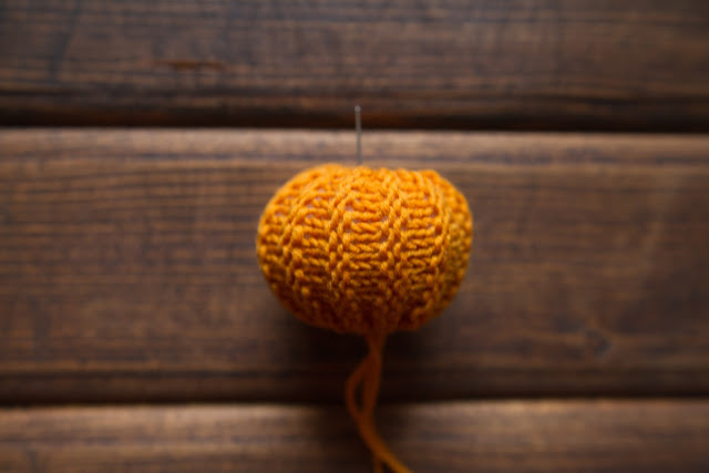 knitting pumpkins