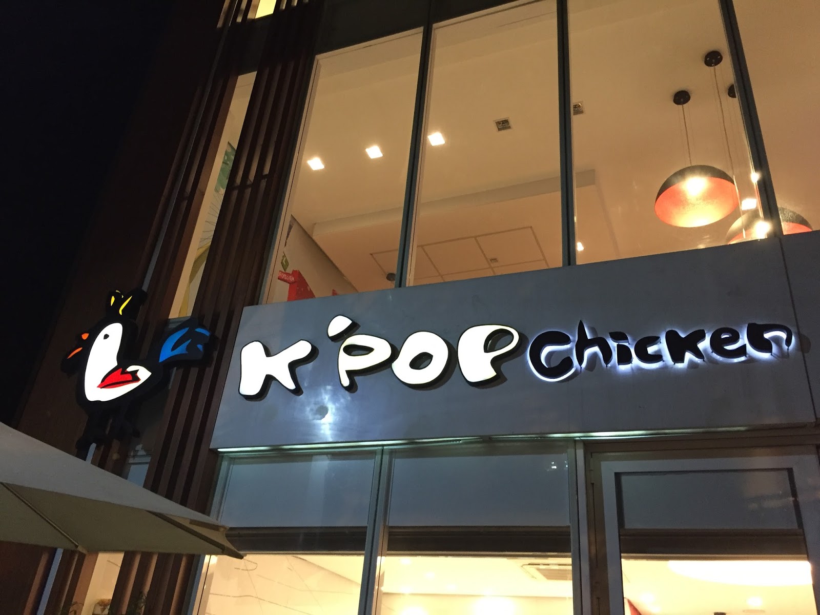 Descontando Geral: K’POP CHICKEN restaurante