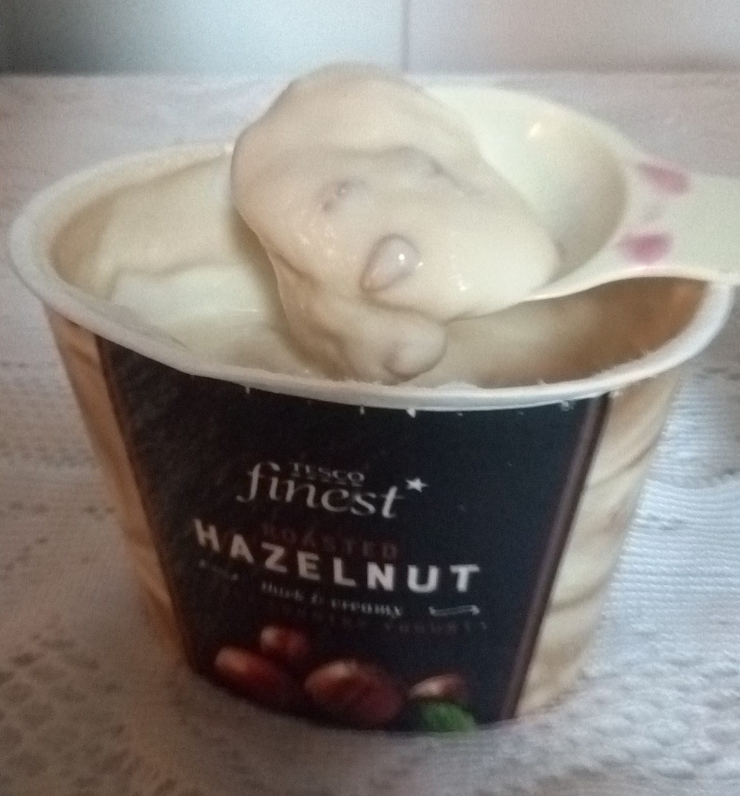 Supersupergirl's Food Reviews TESCO finest roasted Hazelnut yoghurt