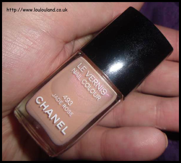 LouLouLand: Simple Everyday Nails Courtesy Of Chanel