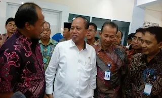 Demi Kapal Peralon, Menristek Dikti Siap Jadi Nelayan Untuk Jaring Ikan Di Laut