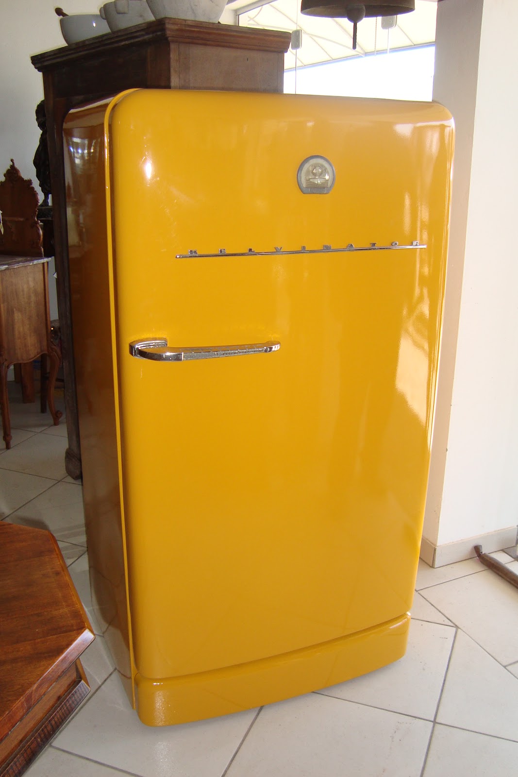 Antiquario Sperb: Geladeira Kelvinator