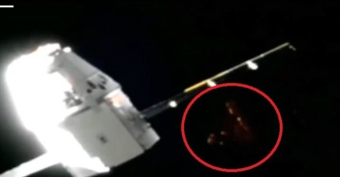 OVNI quase colide com cápsula da SpaceX