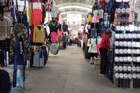 El mexiquense Hoy: Con todo y semáforo rojo vuelve a iniciar actividades el mercado  de ropa en Chinconcuac