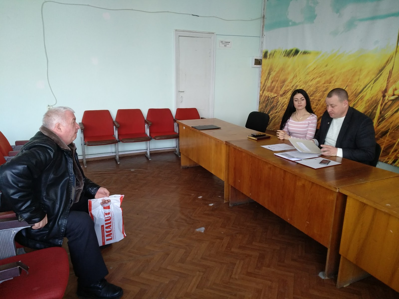 Юрій Лостік провів особистий прийом громадян у Головному управлінні Держгеокадастру у Миколаївській області Юрій Лостік провів особистий прийом громадян у Головному управлінні Держгеокадастру у Миколаївській області