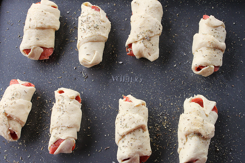 Pepperoni Pizza Crescent Roll-Ups ~ Delicious Food Recipes