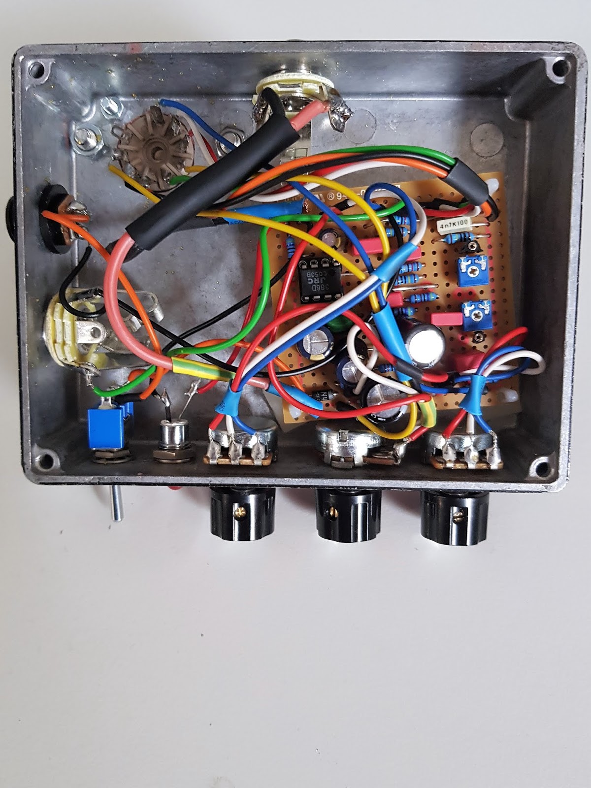 BREADBOARD GUITAR FX TUBE CRICKET AMP