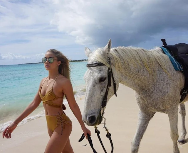Jasmine Sanders with Horse
