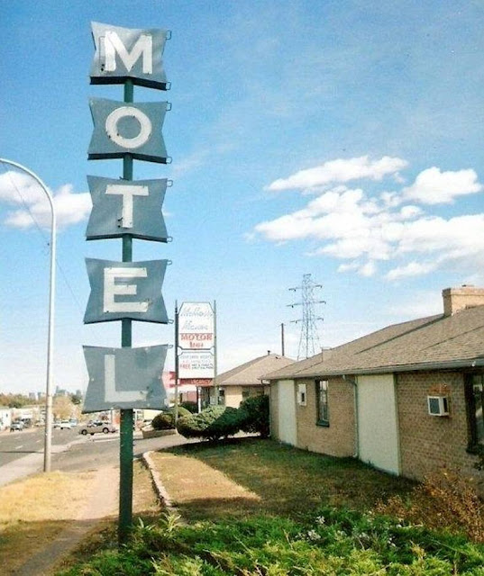 Colfax Avenue Mallory Manor Motor Inn