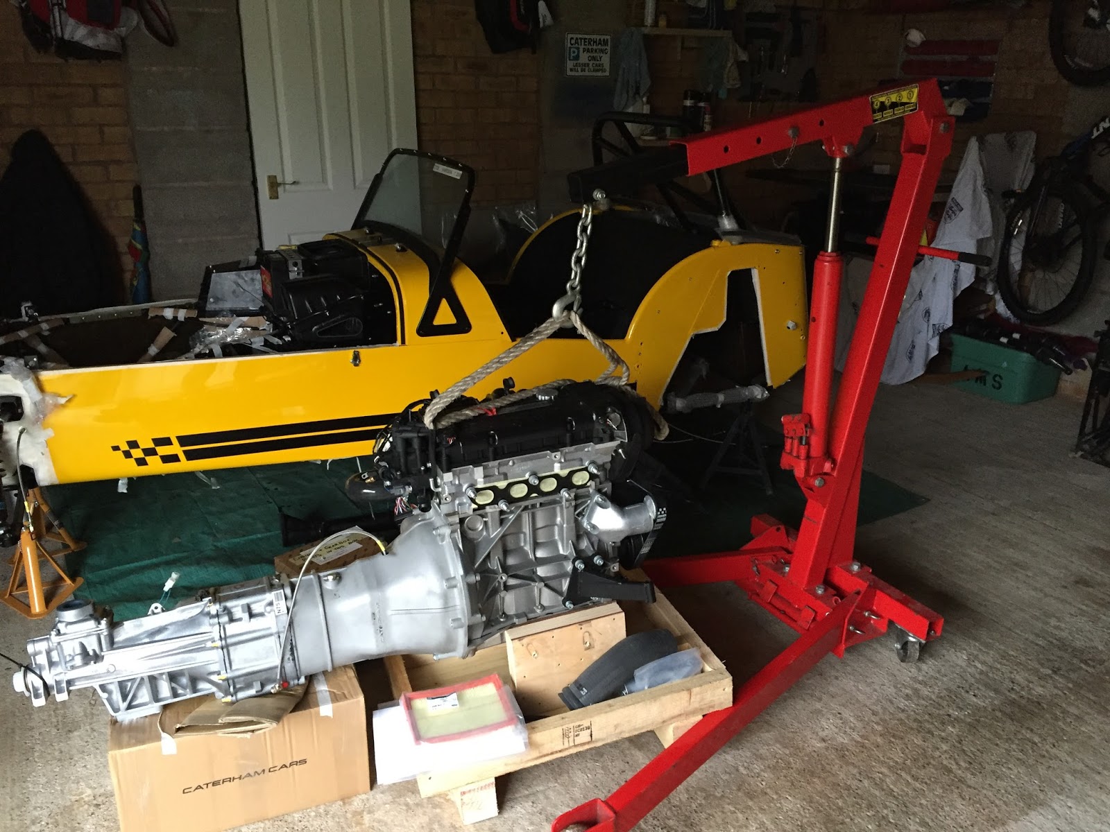 Caterham Seven Build! Engine install