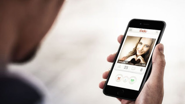 Tinder le copia a Snapchat una estrategia con Bitmojis