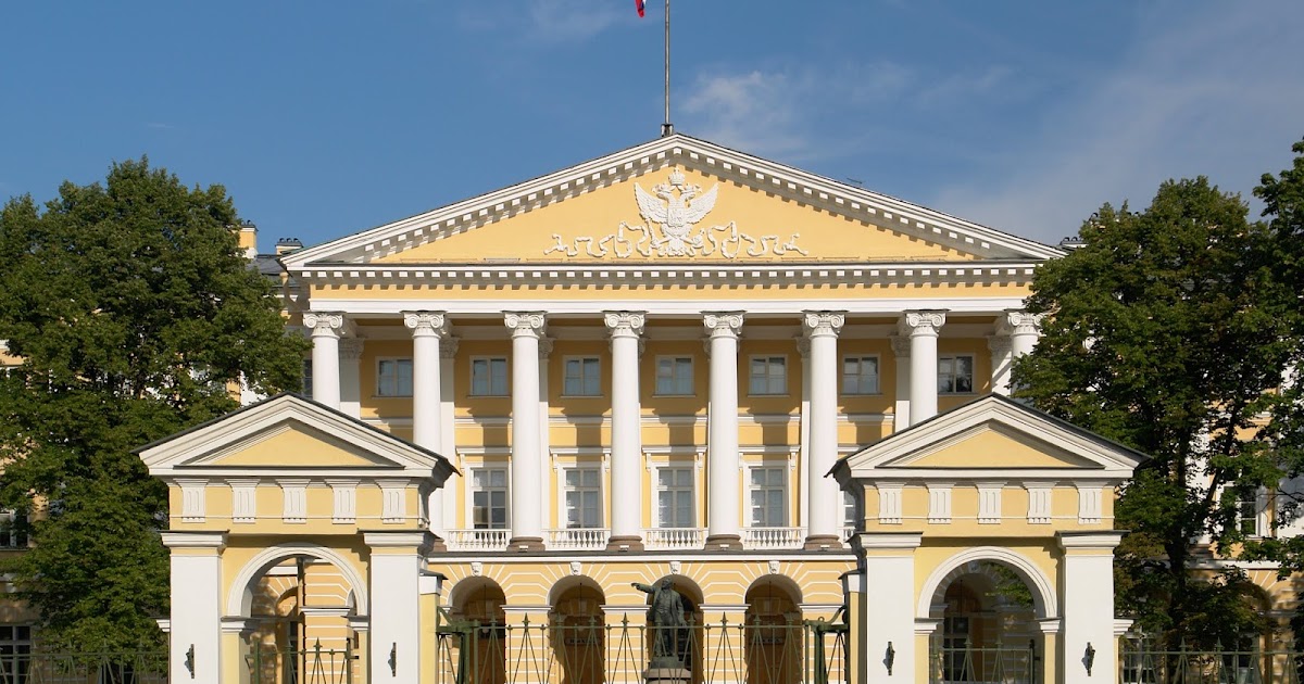 Здание смольного в санкт петербурге