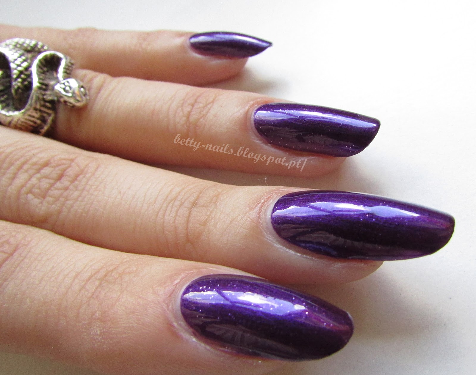 Betty Nails: Orly Portugal - Velvet Rope