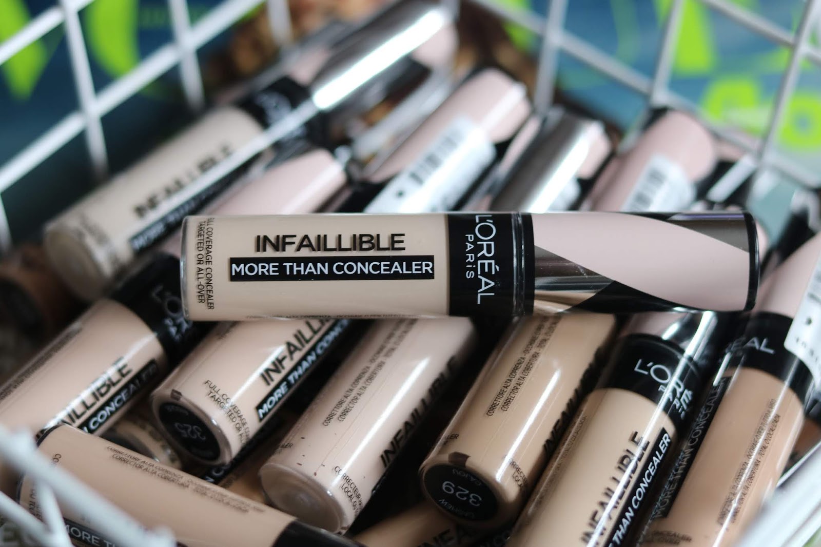 Infaillible loreal консилер more than concealer 323. Консилер лореаль 323. Лореаль консилер infaillible оттенки. L'oreal infaillible concealer. Консилер лореаль 323.