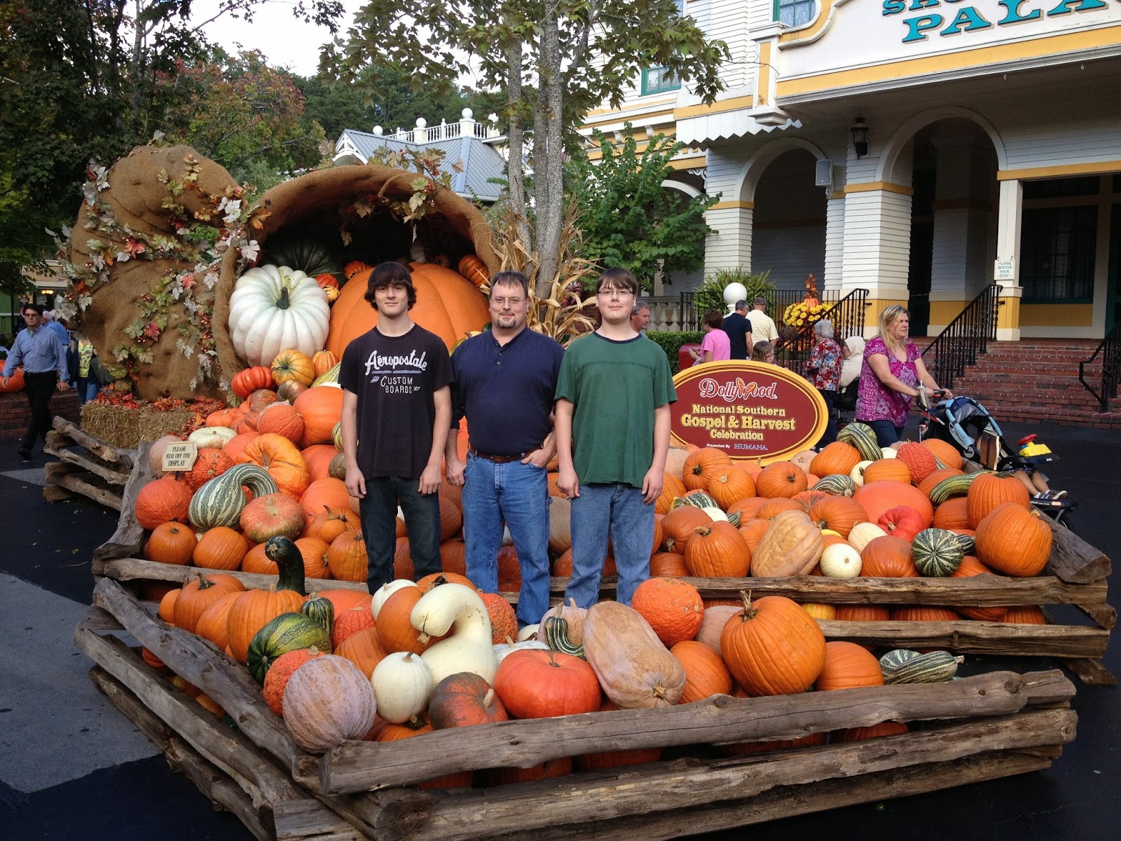 Vacation Junkie Mama Dollywood in the Fall