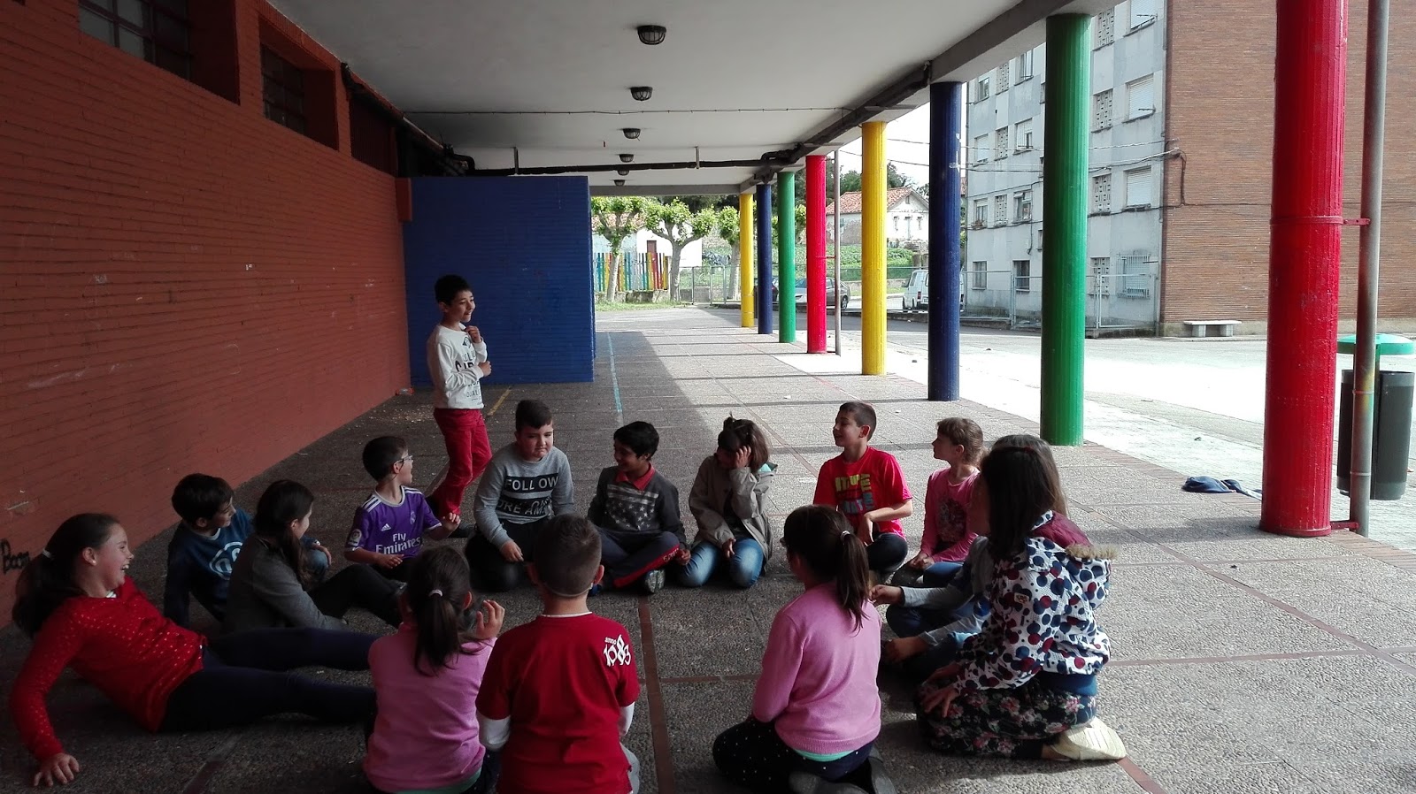 CP POETA JUAN OCHOA ENGLISH GAMES IN THE PLAYGROUND (JUEGOS DE PATIO