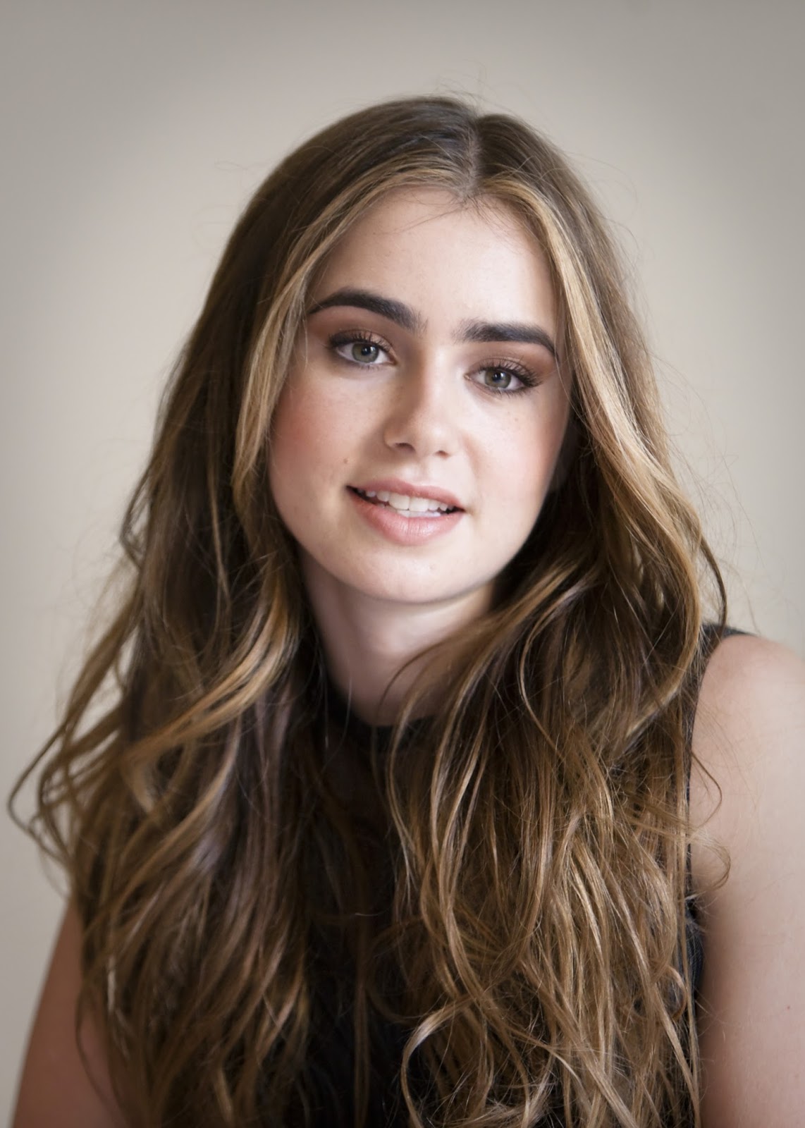Hall Stars Wall: Lily Collins