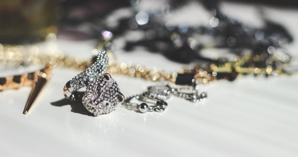 Cara Membersihkan Kalung Perak Tanpa Larutan Kimia