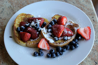 French Toast with Fresh Berries
