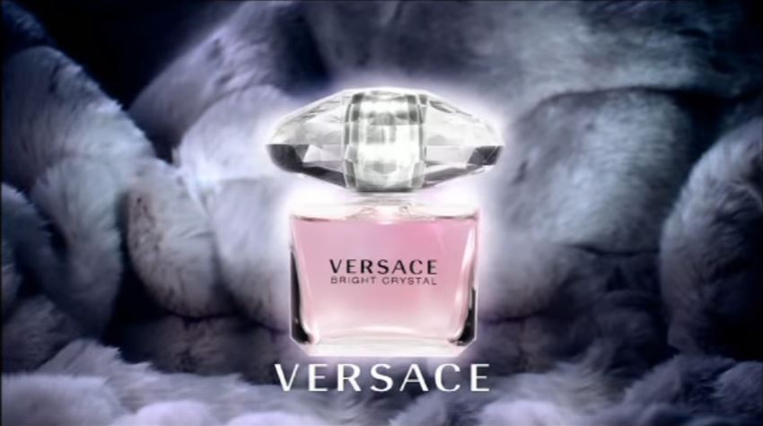 Modella Versace pubblicità bright crystal con modella bionda con Foto - Testimonial Spot Pubblicitario Versace 2016