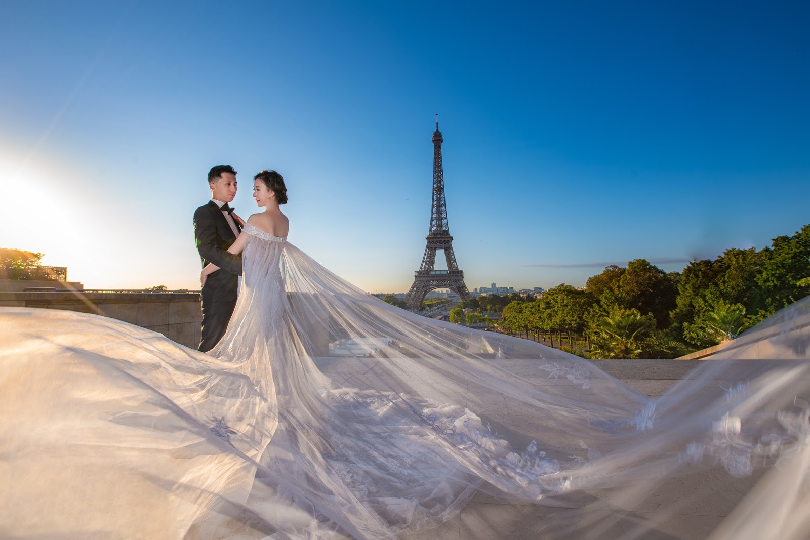 PARIS巴黎婚紗 PARIS巴黎海外婚紗 聖心堂 巴黎旅遊景點推薦 巴黎歌劇院 蒙馬特 海外自助婚紗推薦 私密拍攝景點 法國小鎮必吃 巴黎鐵塔超浪漫 台北自助婚紗工作室 台北租禮服推薦 楓丹白露 凱旋門 羅浮宮 亞力三大三世橋 巴黎聖母院